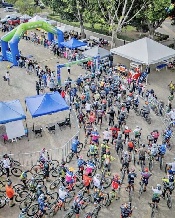 Renta de vallas metálicas para control de flujo en carreras Puebla