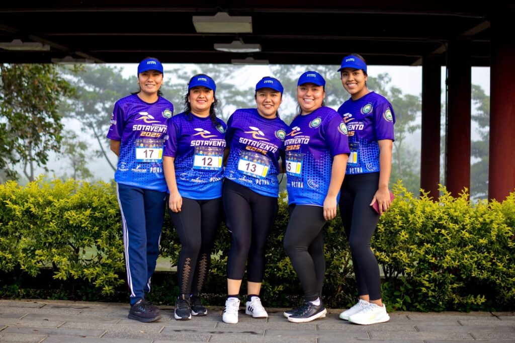 Kit de corredor personalizado con número, playera y medalla finisher